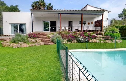 Excelente chalet en La Eliana, zona residencial Entrepinos.