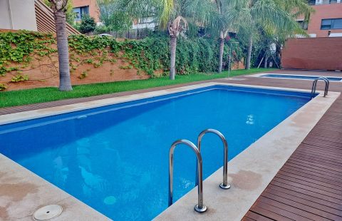 Excelente adosado en perfecto estado, muy bien situado y comunicado, próximo al centro de Valencia.