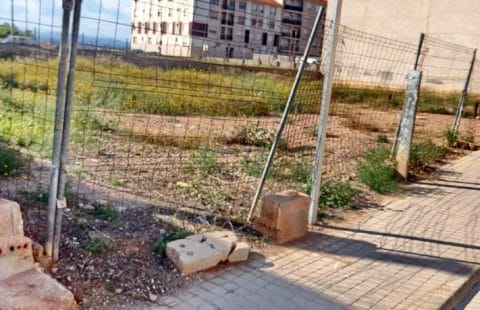 Se vende parcela de 637,5m2 en casco urbano de La Pobla de Vallbona.