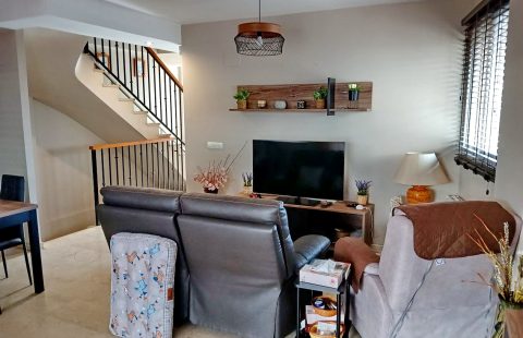 Bonito pareado en San Antonio de Benbageber, en casco urbano.